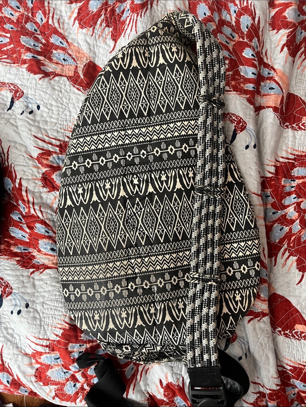 Kavu Black & Cream Patterned Rope Sling Bag - Picture 2 of 3